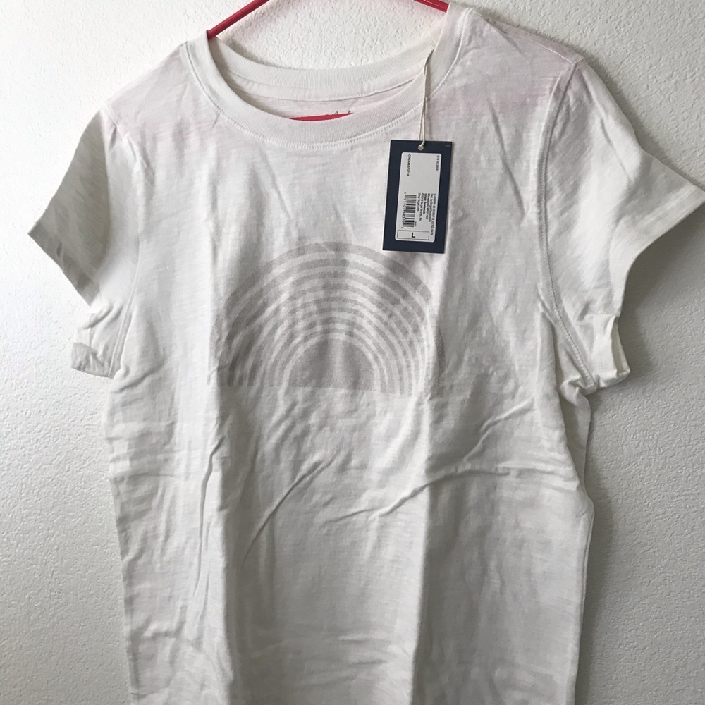 Universal Threads Cream Subtle Rainbow Tee! NWT - Picture 6 of 7